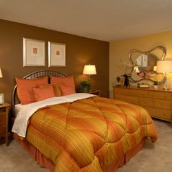 Glen Oaks Apartments - Glen Oaks bedroom