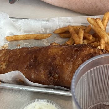 Hurricane Hanks - Fish , shrimp and chips - American Near Me - Holmes Beach, Florida