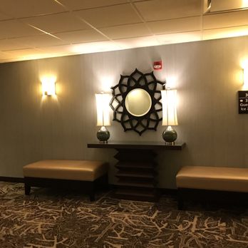 Hampton Inn & Suites Omaha-Downtown - Hallway second floor - Hotels Near Me - Omaha, Nebraska Hampton Inn & Suites Omaha-Downtown - Hallway second floor - Hotels Near Me - Omaha, Nebraska