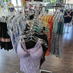 Eva's Boutique - New items arriving weekly