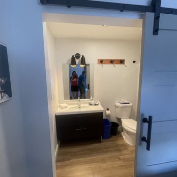 Spoke and Vine Motel - Bathroom - Hotels Near Me - Palisade, Colorado