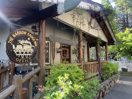 Narrow Gauge Inn by null