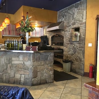 Gianna's - Brick oven pizza - Italian Near Me - Yonkers, New York