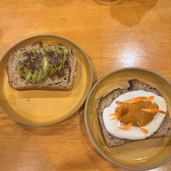 Quail and Condor - Avocado toast and ricotta apricot jam toast - Coffee & Tea Near Me - Healdsburg, California Quail and Condor - Avocado toast and ricotta apricot jam toast - Coffee & Tea Near Me - Healdsburg, California