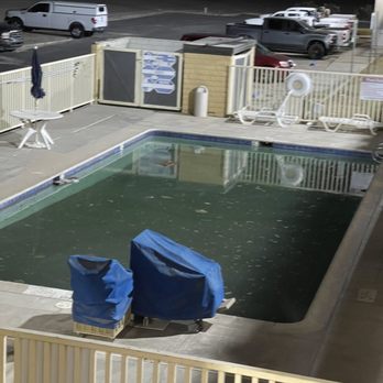 Vagabond Inn - Buttonwillow North I-5 - Pool - Hotels Near Me - Buttonwillow, California Vagabond Inn - Buttonwillow North I-5 - Pool - Hotels Near Me - Buttonwillow, California