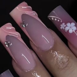 The Golden Nail - Nice design