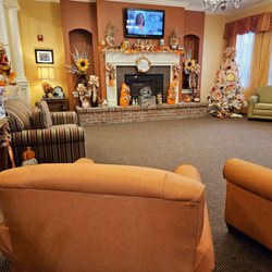 MacGregor Downs Health Center - Very nicely decorated lobby area.