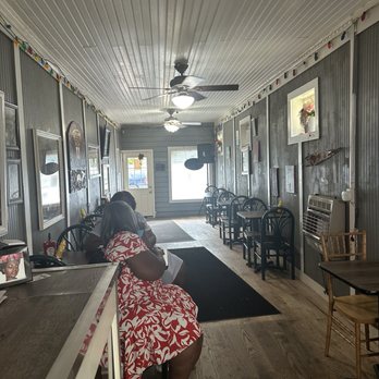 H & R Sweet Shop - Dining area - Burgers Near Me - Mount Pleasant, South Carolina H & R Sweet Shop - Dining area - Burgers Near Me - Mount Pleasant, South Carolina