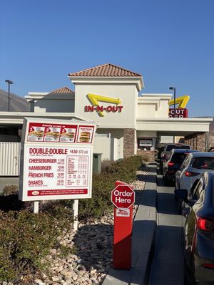 In-N-Out Burger by null