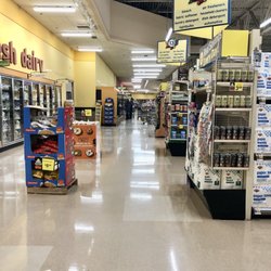 Hannaford - Hannaford Saratoga Springs NY. Very clean and well kept.