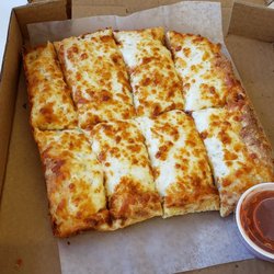 Fort Macleod Pizza - Chessy bread.