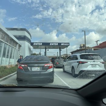 Mister Car Wash - line to the entrance - note the guy walking to put in your "car wash" - Car Wash Near Me - Alhambra, California Mister Car Wash - line to the entrance - note the guy walking to put in your "car wash" - Car Wash Near Me - Alhambra, California