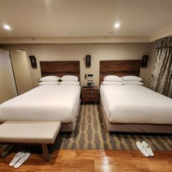 Hotel Strata - Bedroom