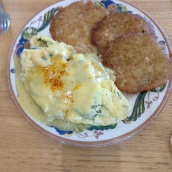 Oak Table Cafe - Eggs Nicole - New American Near Me - Silverdale, Washington Oak Table Cafe - Eggs Nicole - New American Near Me - Silverdale, Washington