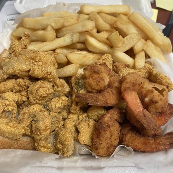 fish and hooks okeechobee HOOK FISH AND CHICKEN - OKEECHOBEE - CLOSED - Updated June 2026 - 32 Photos  & 38 Reviews - 4282 Okeechobee Blvd, West Palm Beach, Florida - Seafood -  Restaurant Reviews - Phone Number - Menu