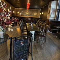 A.W. Lin's Asian Cuisine - Interior