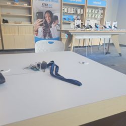 AT&T Store - Store displays