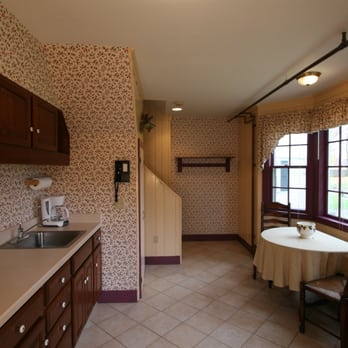 Inn At Richmond - #7 Carriage House Kitchen - Bed & Breakfast Near Me - Richmond, Massachusetts Inn At Richmond - #7 Carriage House Kitchen - Bed & Breakfast Near Me - Richmond, Massachusetts