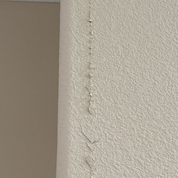 AQ Finish Carpenter - Sample crack on our walls due foundation work. - General Contractors Near Me AQ Finish Carpenter - Sample crack on our walls due foundation work. - General Contractors Near Me