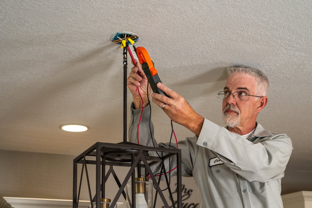 Slide of M and M Heating & Cooling, Plumbing & Electrical