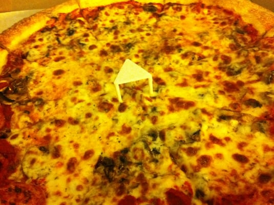 Free Wheeler Pizza by null