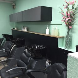 R Salon & Spa
