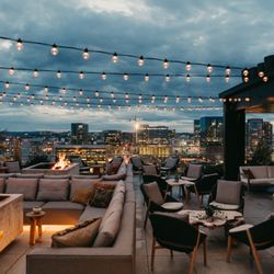 Harriet's Rooftop - Downtown Nashville Views