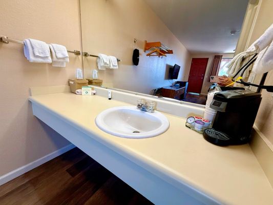 Cliff Dwellers Lodge by null