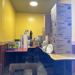 D Grill Boy - Supplies in the dining area.