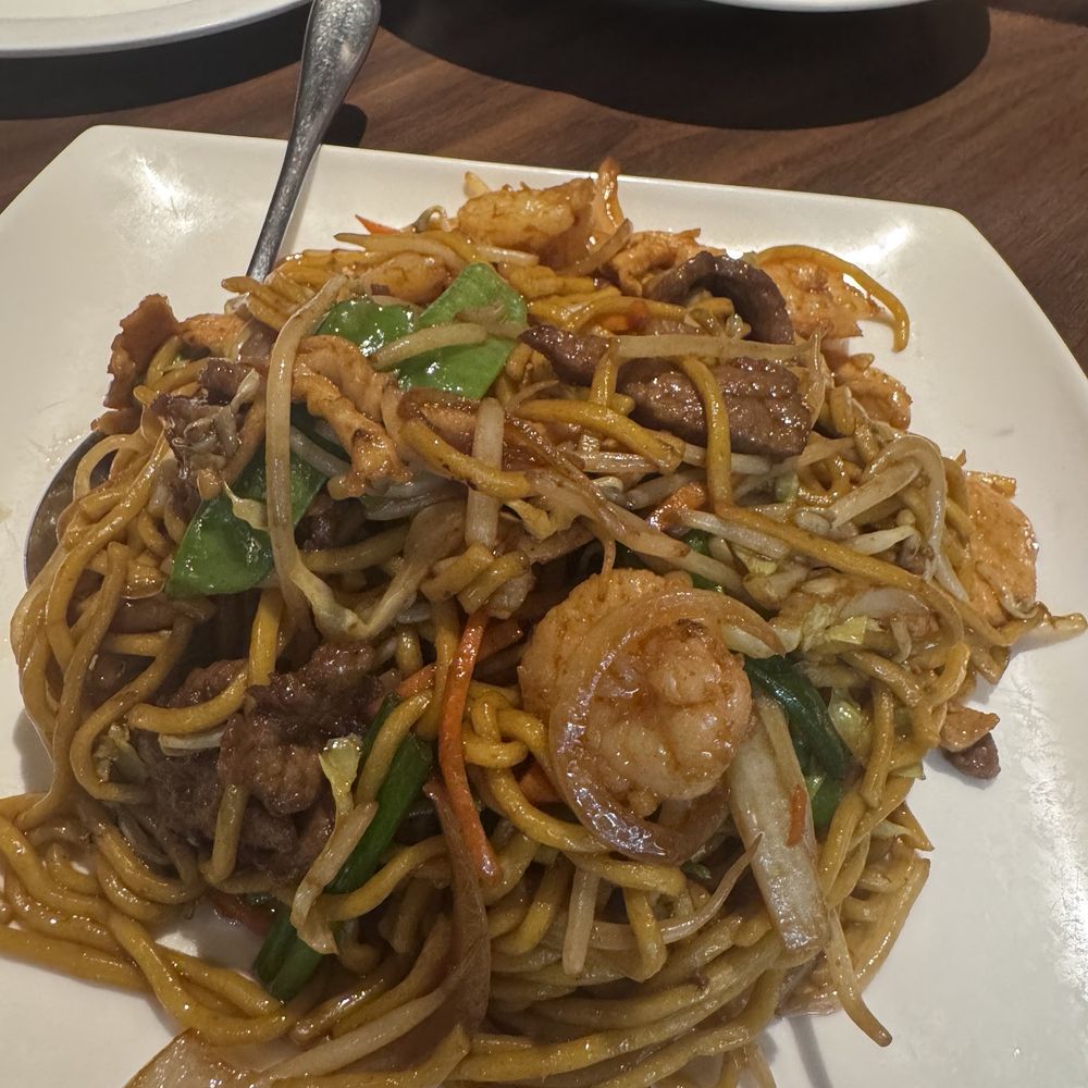 Yu's Mandarin - Noodles - Chinese Near Me - Wheeling, Illinois