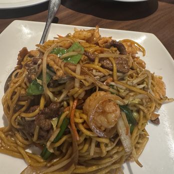 Yu's Mandarin - Noodles - Chinese Near Me - Wheeling, Illinois