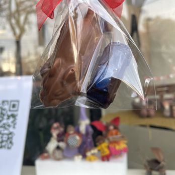 Craft-Chocolate - Milk chocolate mouse and car - Chocolatiers & Shops Near Me - Alameda, California Craft-Chocolate - Milk chocolate mouse and car - Chocolatiers & Shops Near Me - Alameda, California