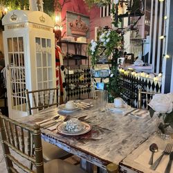 Alice's Teapot Cafe - Inside.