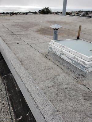 A1 Roofing & Maintenance Logo