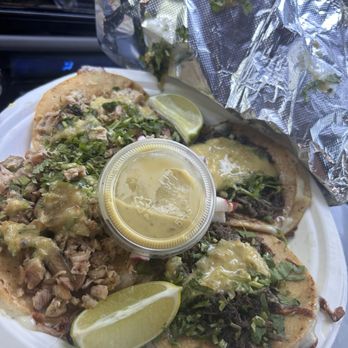 El Califas Tacos - Pollo Asado barbacoa tacos with cheese salsa verde - Food Trucks Near Me - Sunnyvale, California El Califas Tacos - Pollo Asado barbacoa tacos with cheese salsa verde - Food Trucks Near Me - Sunnyvale, California
