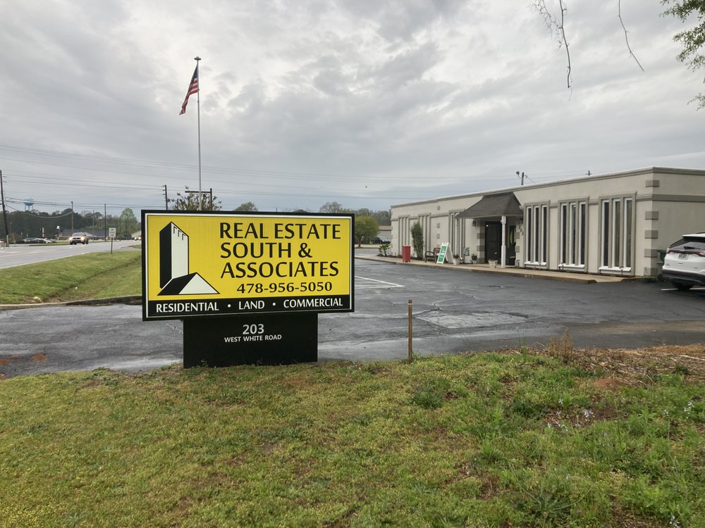 REAL ESTATE SOUTH & ASSOCIATES Updated April 2024 203 W White Rd