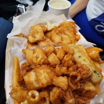 Barbara's Fishtrap - Fish and chips, calamari, fried fish, shrimp, scallops, clam chowder - Seafood Near Me - Half Moon Bay, California