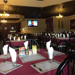 Lots of room at lunchtime Lots of room at lunchtime