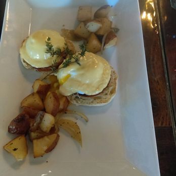 Farmer's Table - Classic benny - New American Near Me - La Mesa, California