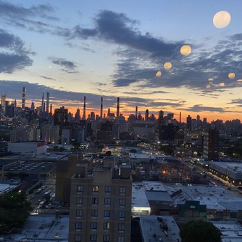 Beebe's - sunset views - Pizza Near Me - Long Island City, New York Beebe's - sunset views - Pizza Near Me - Long Island City, New York