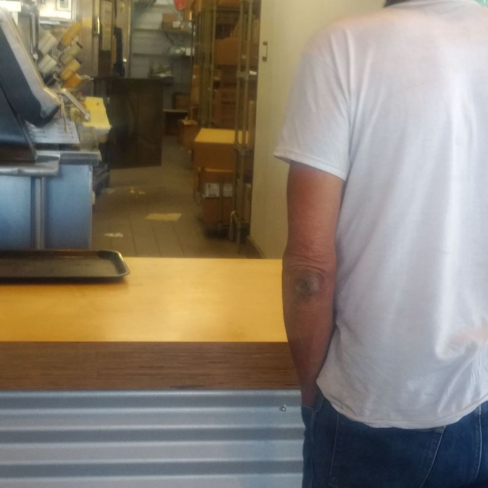 Taco Bell - Warmer left open and more food on the floor - Fast Food Near Me - Klamath Falls, Oregon