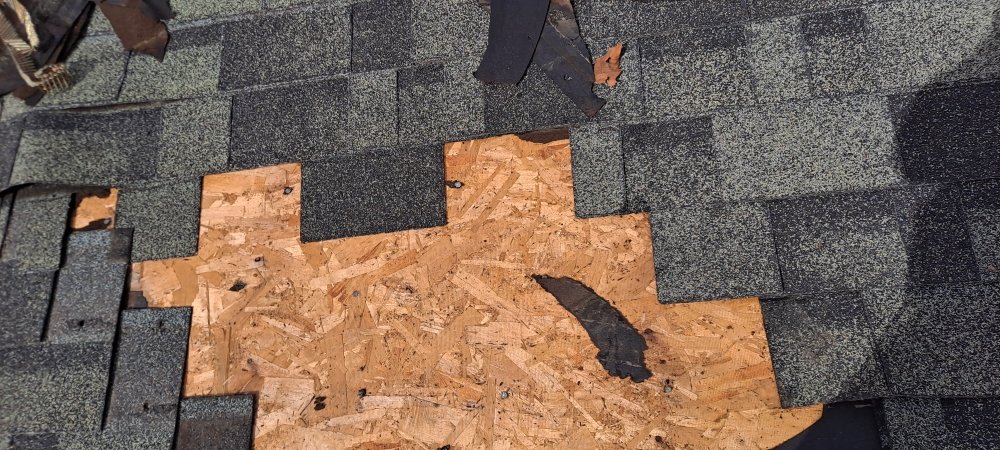 Slide of Mendoza & M  Roofing