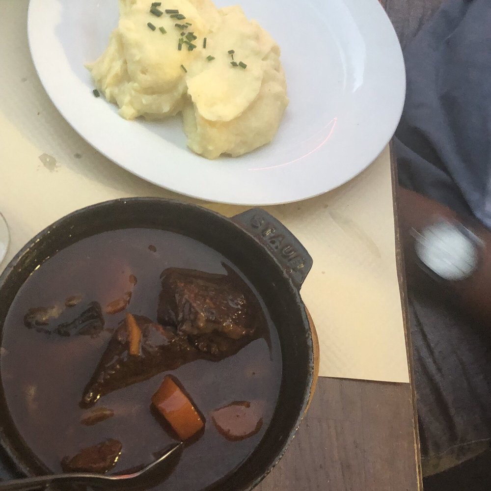 La Cave Gourmande - Beef Bourguignon - Bistros Near Me - Paris, 75