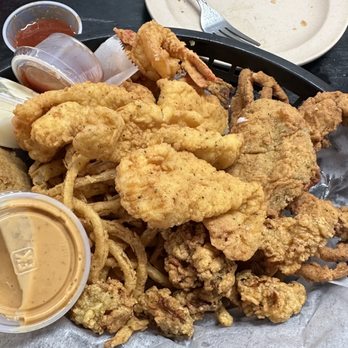 Starfish Restaurant - a plate of fried food - Seafood Near Me - Grand Isle, Louisiana Starfish Restaurant - a plate of fried food - Seafood Near Me - Grand Isle, Louisiana