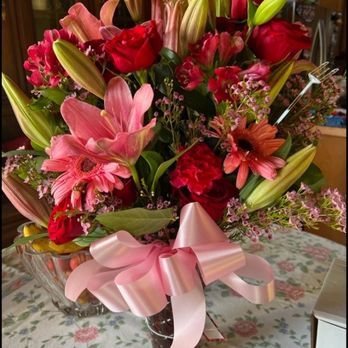 Halliday Flowers - Aunt Mary's 93rd Birthday Boquet - Floral Designers Near Me Halliday Flowers - Aunt Mary's 93rd Birthday Boquet - Floral Designers Near Me