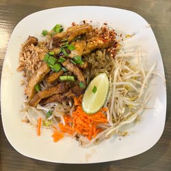 Thai Cafe & Noodle Treats - tofu Pad Thai Noodle