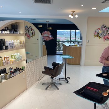 Capsyl Salon - Beautiful salon!! Huge and open and airy! - Hair Salons Near Me - Del Mar, California