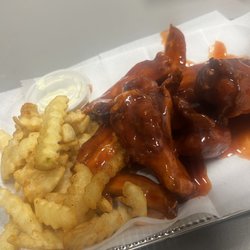 Hot n Sticky Wings & House Fries
