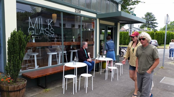 milk glass mrkt by null