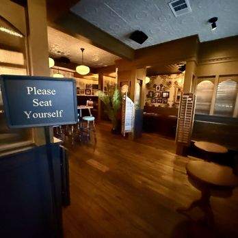 Murray's Tavern - American Near Me - Austin, Texas Murray's Tavern - American Near Me - Austin, Texas